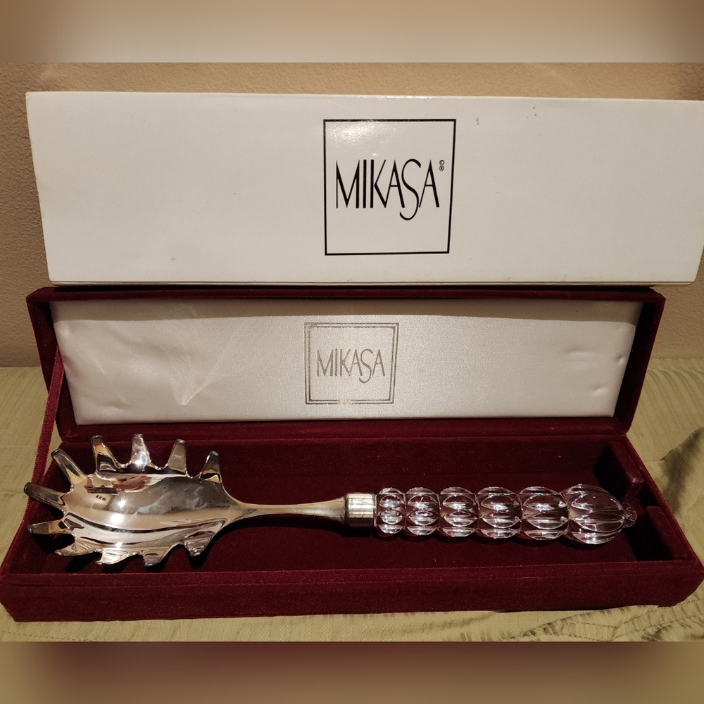 NIB Mikasa Rousseau Pasta Server